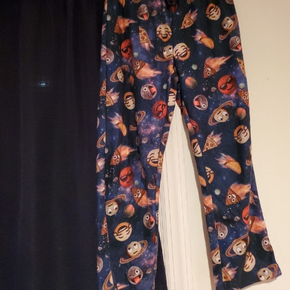 Boys pjs - Picture 3 of 8